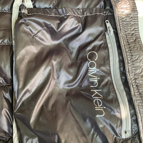 Calvin Klein insulated jacket size Medium. - Picture 8 of 10